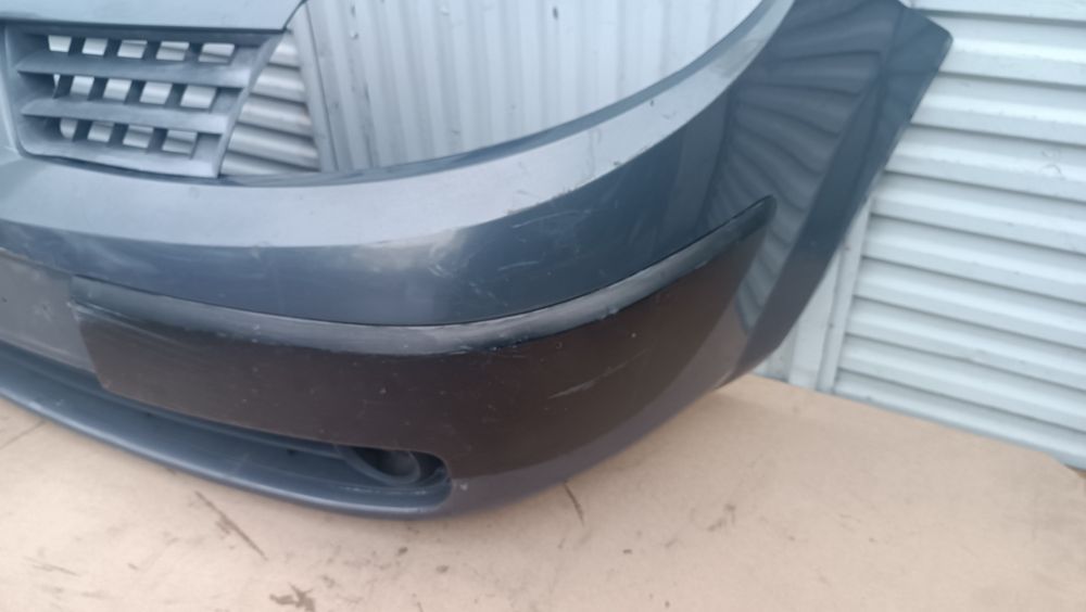 Vendo parachoque de frente Renault  Scenic ano 2003/09