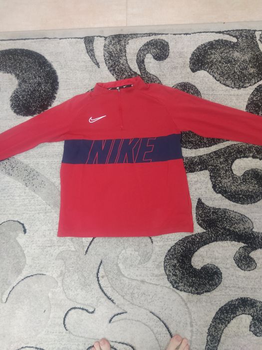 3/4 Zip Nike
Стан 9/10
Розмір: S