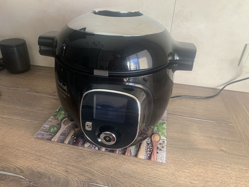 Продам Мультиварку-скороварку TEFAL Cook4me + Connect CY855830