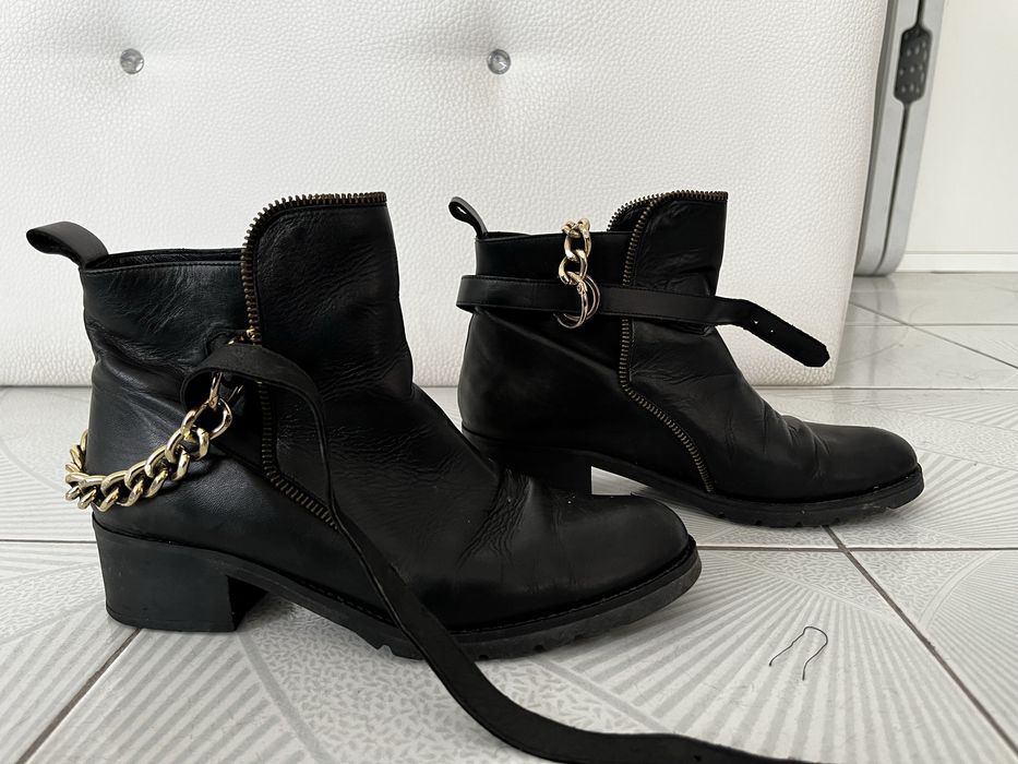 Botas pretas em excelente estado