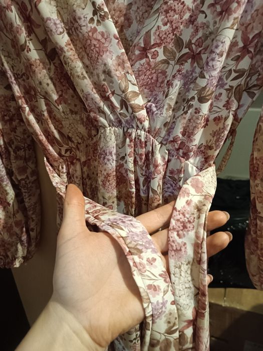 Sukienka w kwiaty z paskiem rozmiar uniwersalny