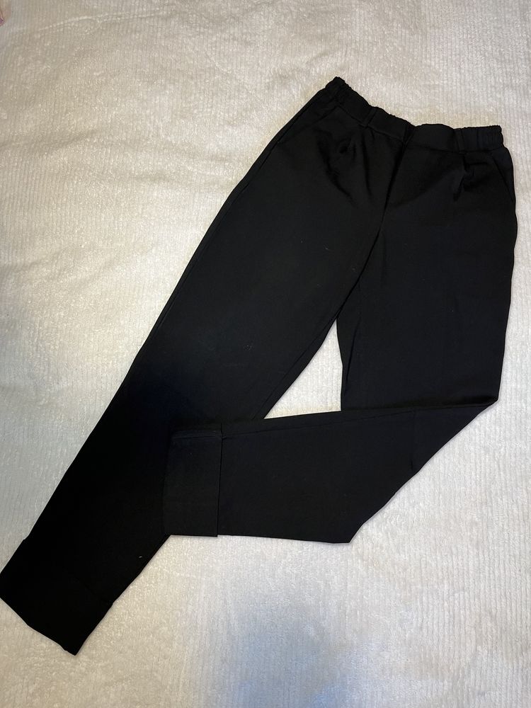 Czarne eleganckie spodnie XS 34 wysoki stan Bershka garniturowe