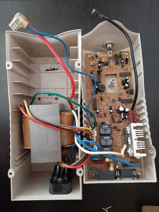 Джерело безперебійного живлення APOLLO 1060E /AVR