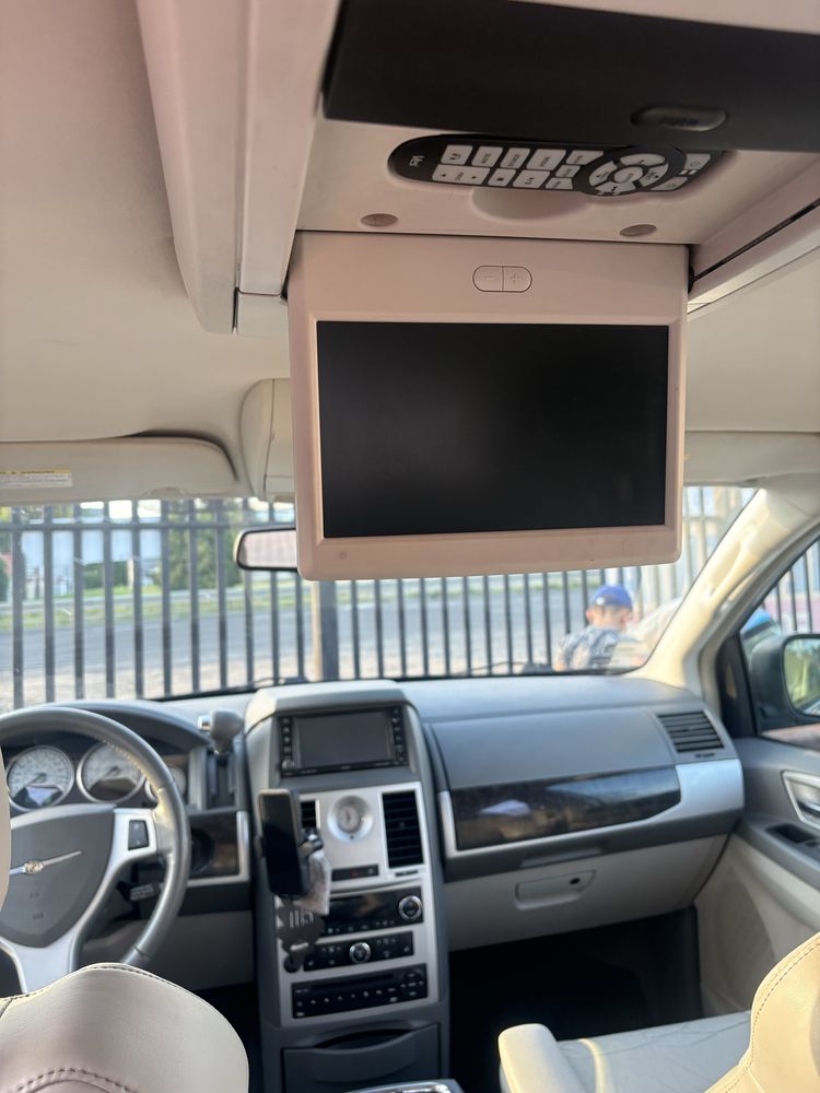 Sprzedam Chrysler Voyager 2.8 CRD