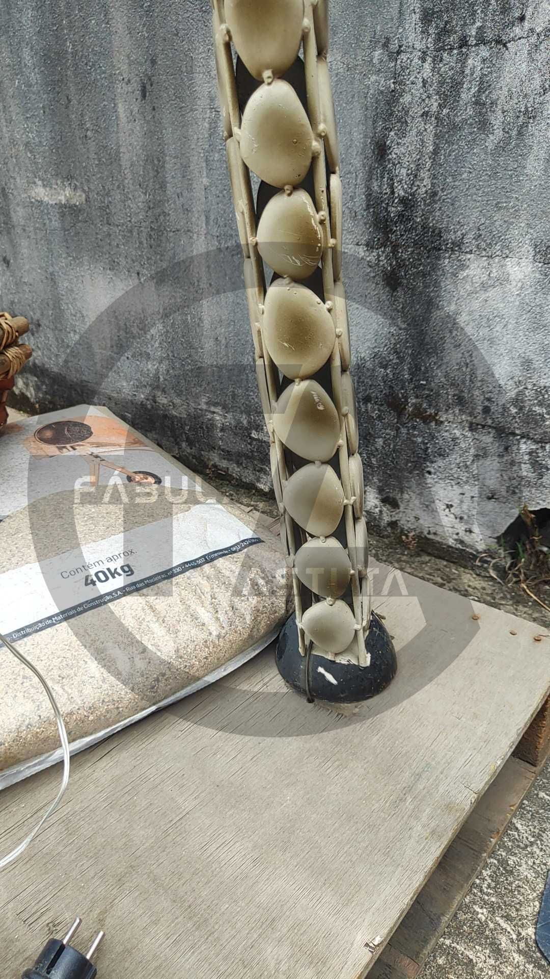 Aluguer de peças - Girafa em ferro