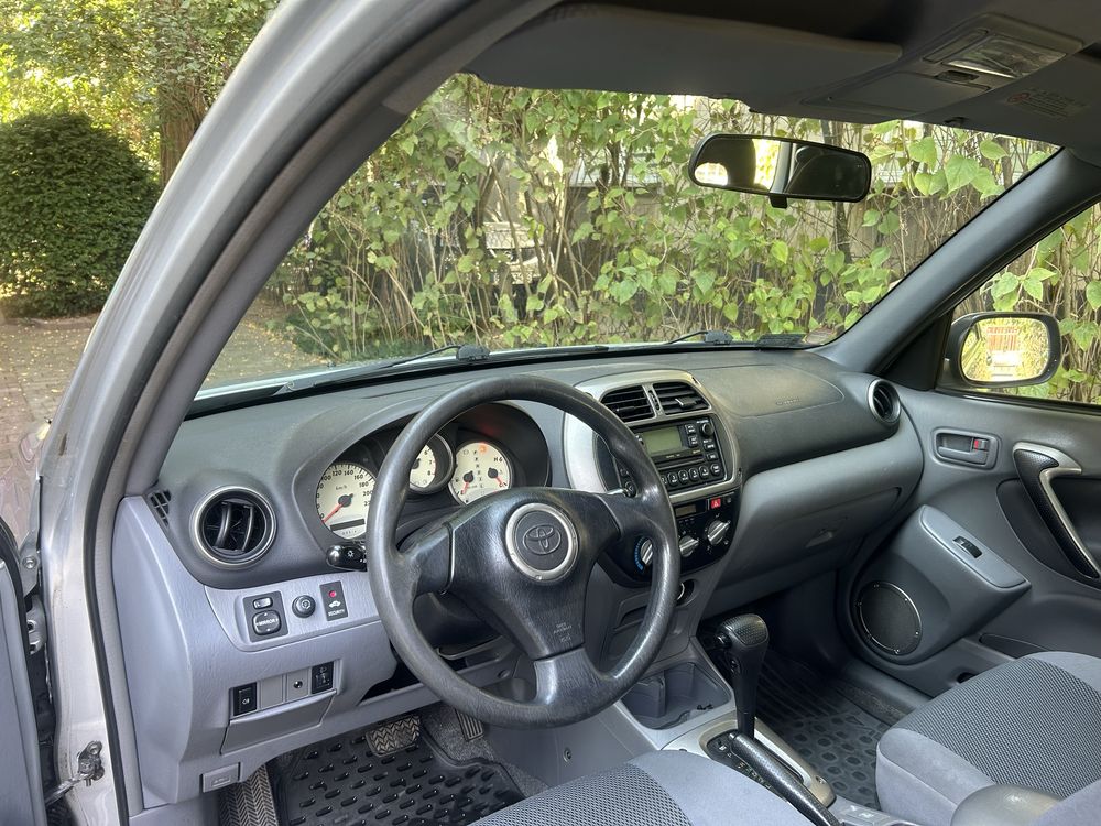 Toyota RAV4 automat 2.0 benzyna 150KM 3D