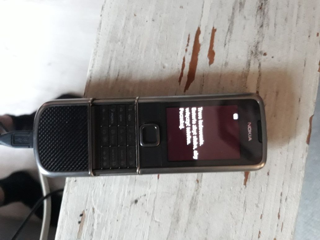 Dwie stare Nokie Wersje limitowane 8800d i 8800e-1