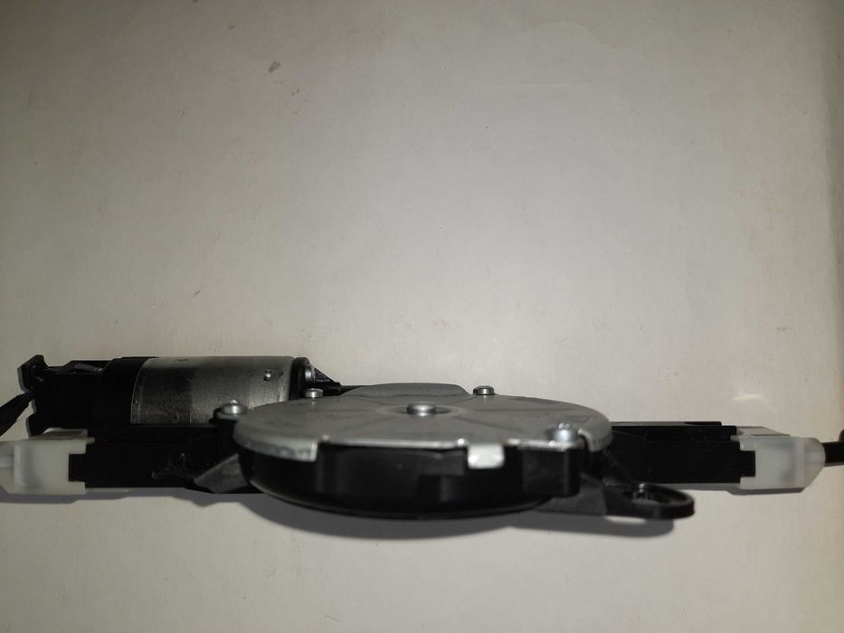 Silnik prądu stałego 12V 40W z przekładnią przeciągającą linki