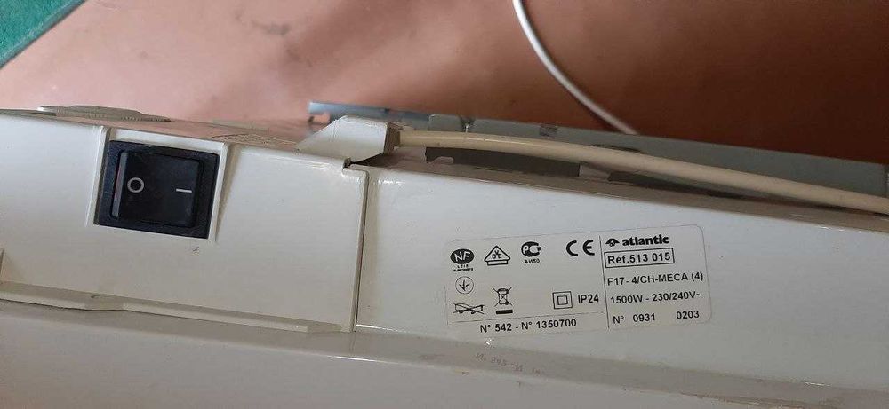 обігрівач настінний, два штуки