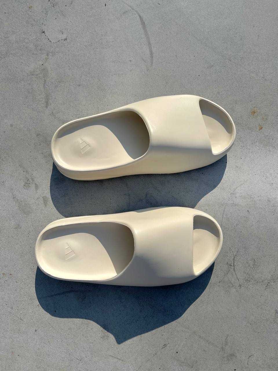 АКЦІЯ! Жіночі шльопанці Adidas Yeezy Slide Bone (37-22,5 см)