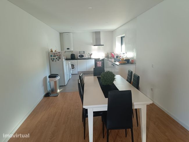 Andar moradia T3 Remodelado com Terraço – Lousado