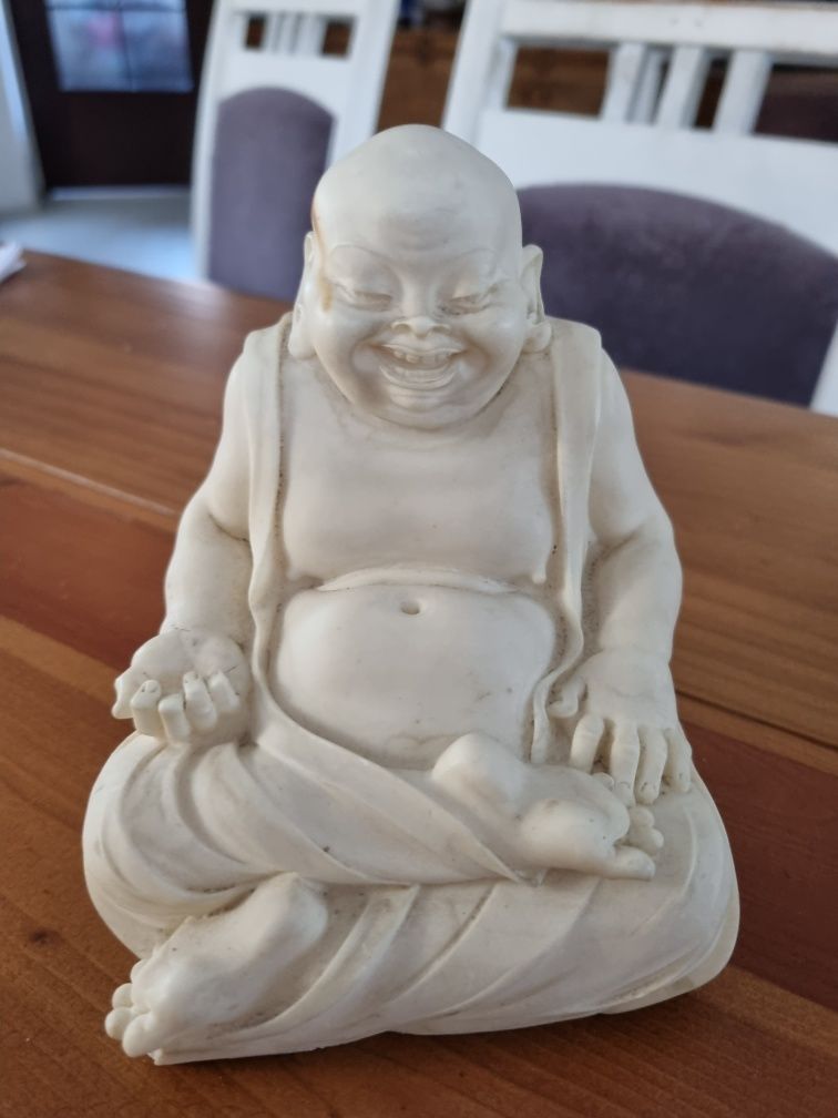 Śmiejący się Buddha figurka