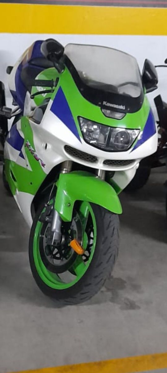 Kawasaki ninja 2r 9r