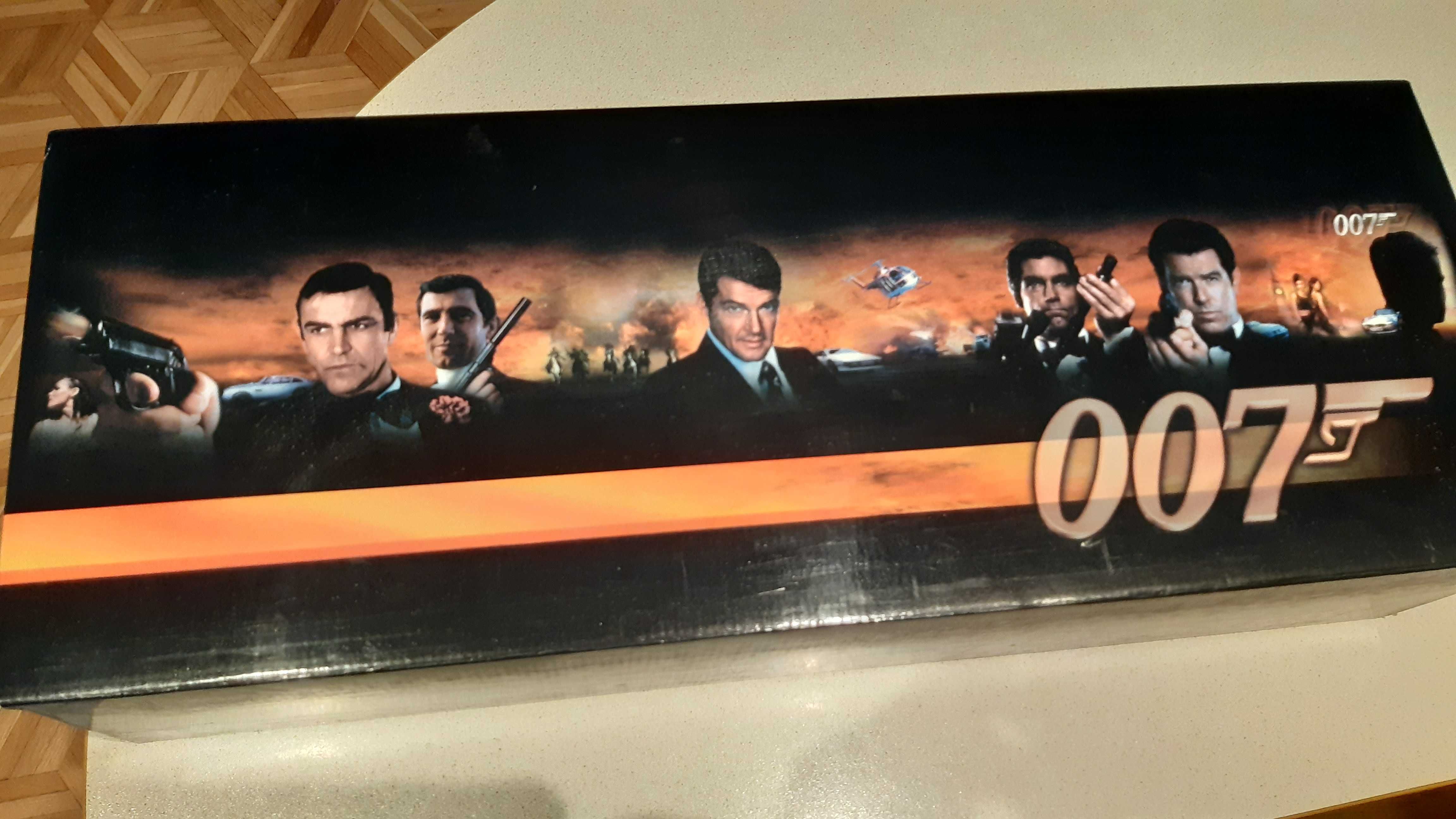 Kolekcja filmów VHS James BOND 007