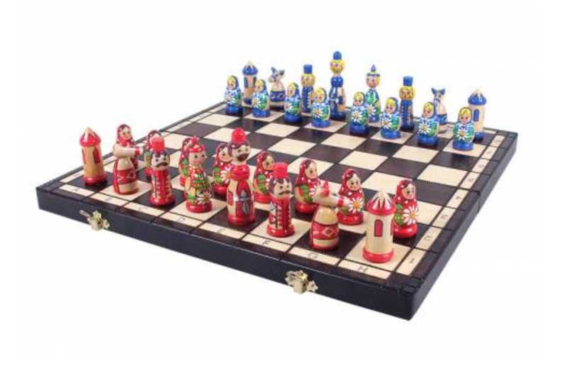 Дерев'яні шахи "hand crafted babushka chess set". нові, Польща