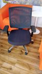 Fotel biurowy Klöber czarny fotel ergonomiczny obrotowy do biur domu
