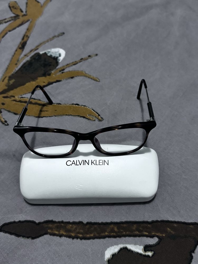 Armacao oculos kalvin klein