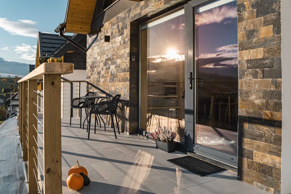 Nowy domek nad jeziorem, widok na Tatry, blisko Velo Czorsztyn Pieniny