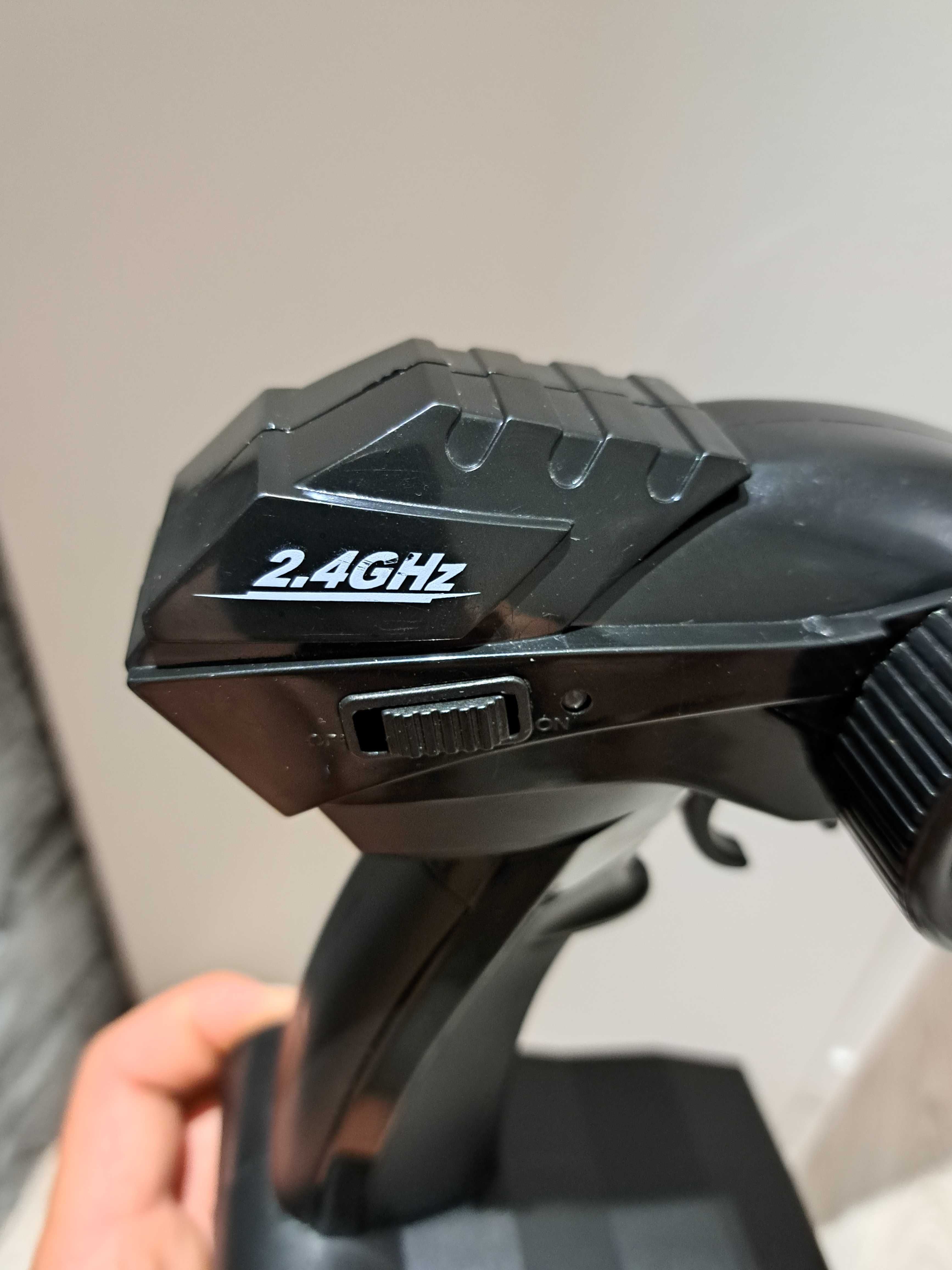 Pilot RC 2.4 GHz Lean Toys
