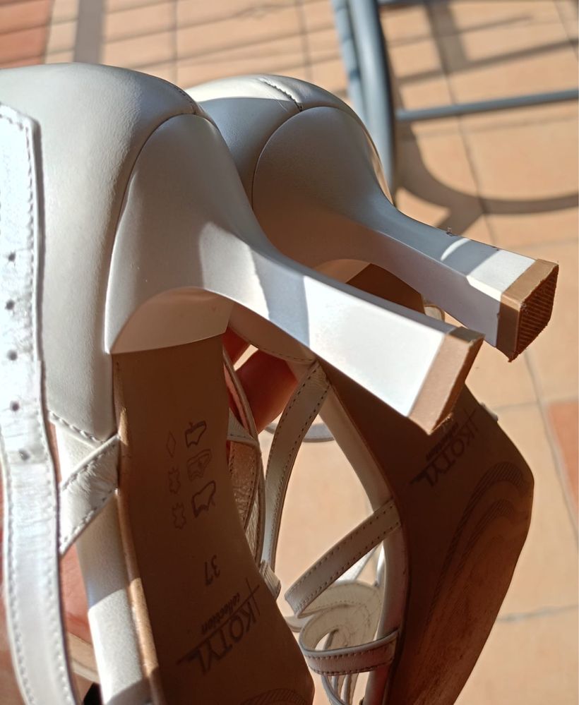Buty ślubne kotyl