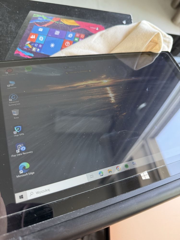 Lenovo tablet z klawiatura komputer