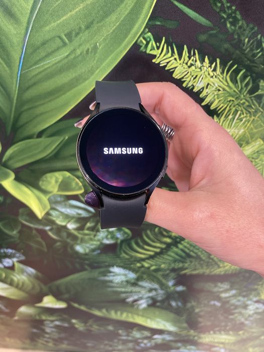 (Maia) Samsung Watch 4