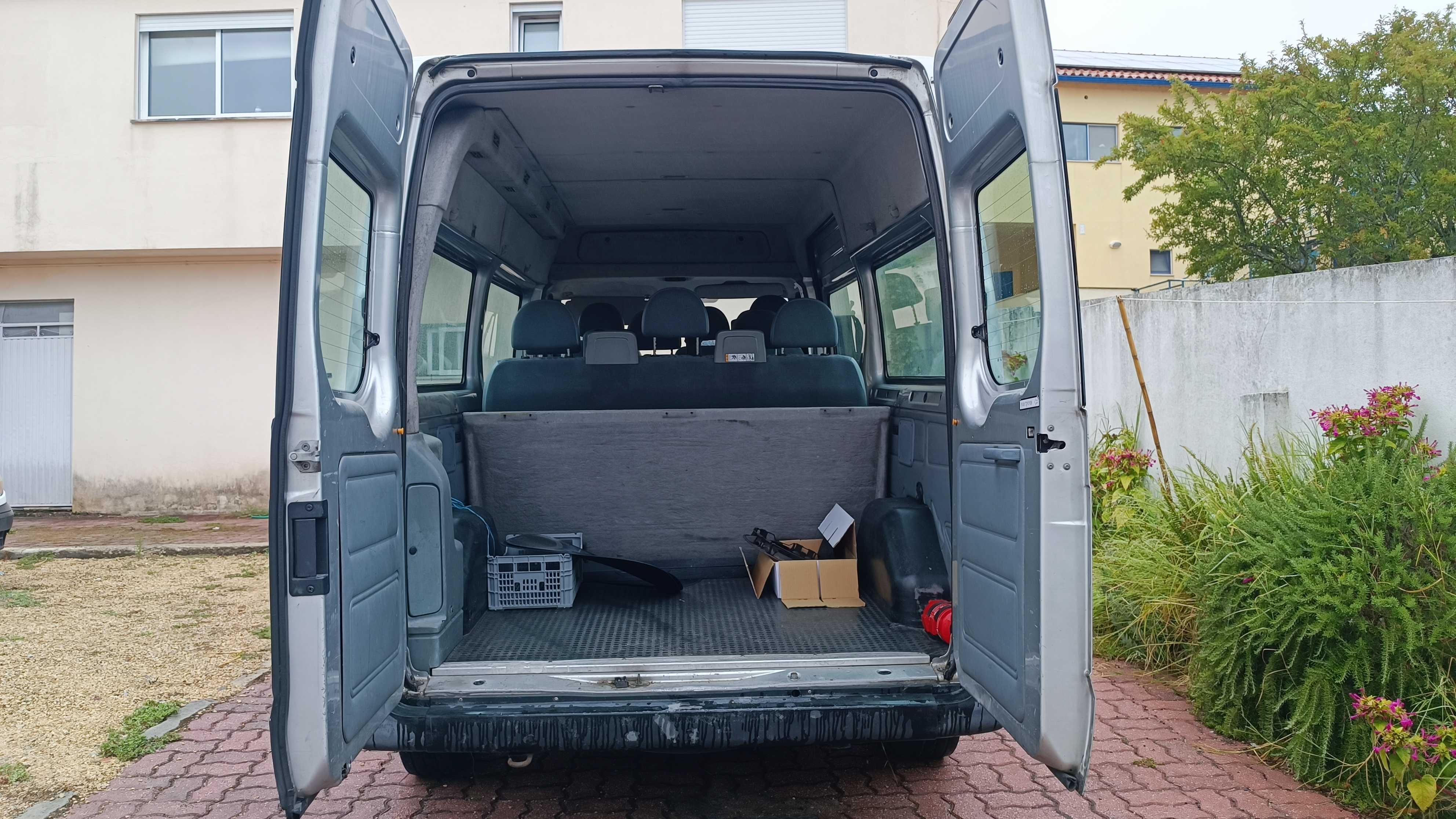 Ford Transit 9 lugares longa
