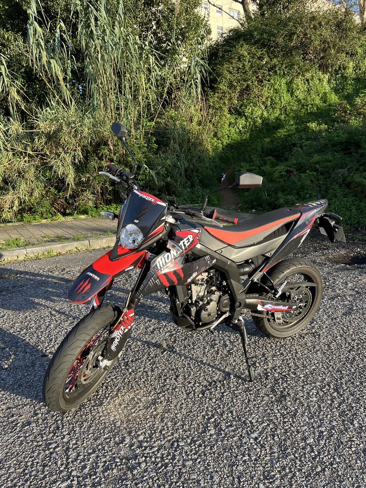APrilia SX125 poucos Km