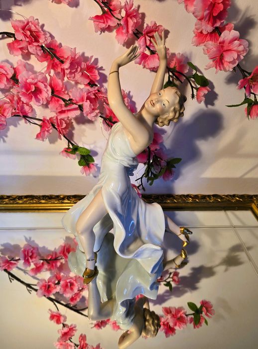 Duża figurka tancerki Wallendorf zaprojektowana przez Kurta Steinera