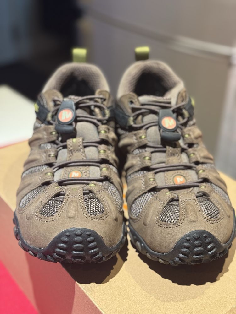 Tenis merrell,completamente novos com caixa , nunca usados, tamanho 38