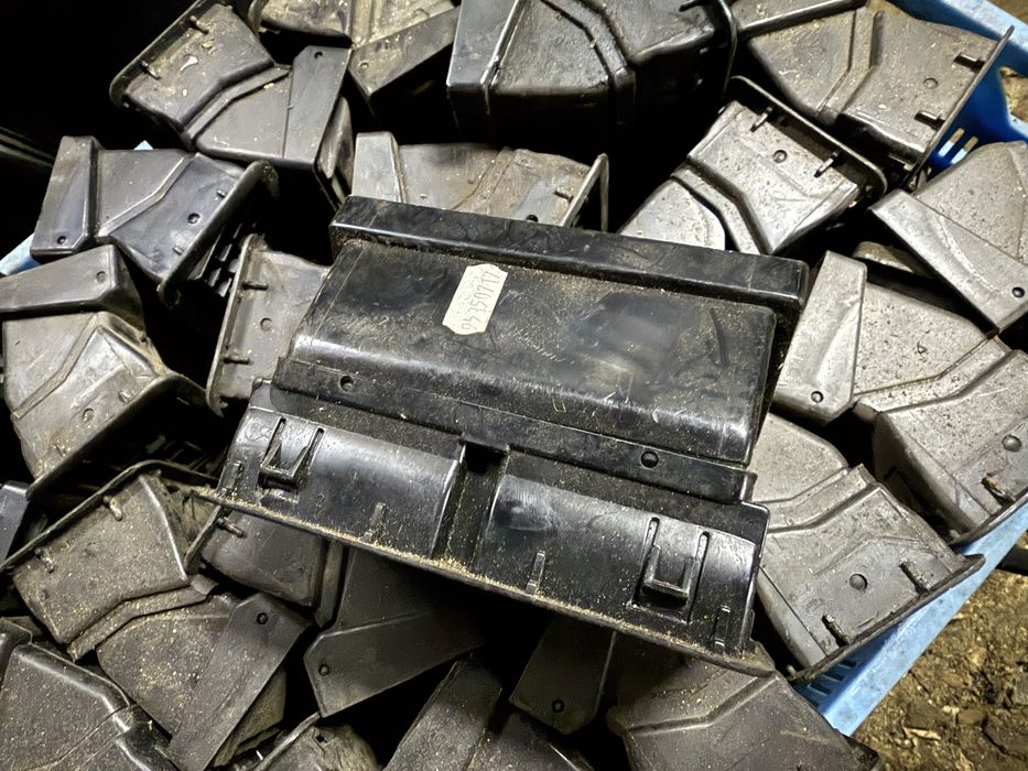 Kratka nawiewu  wentylacyjna fiat 126p FL EL BIS