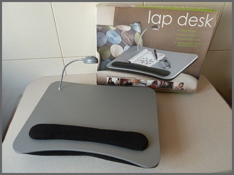 Podkładka pod laptopa LAP DESK z lampką LED.