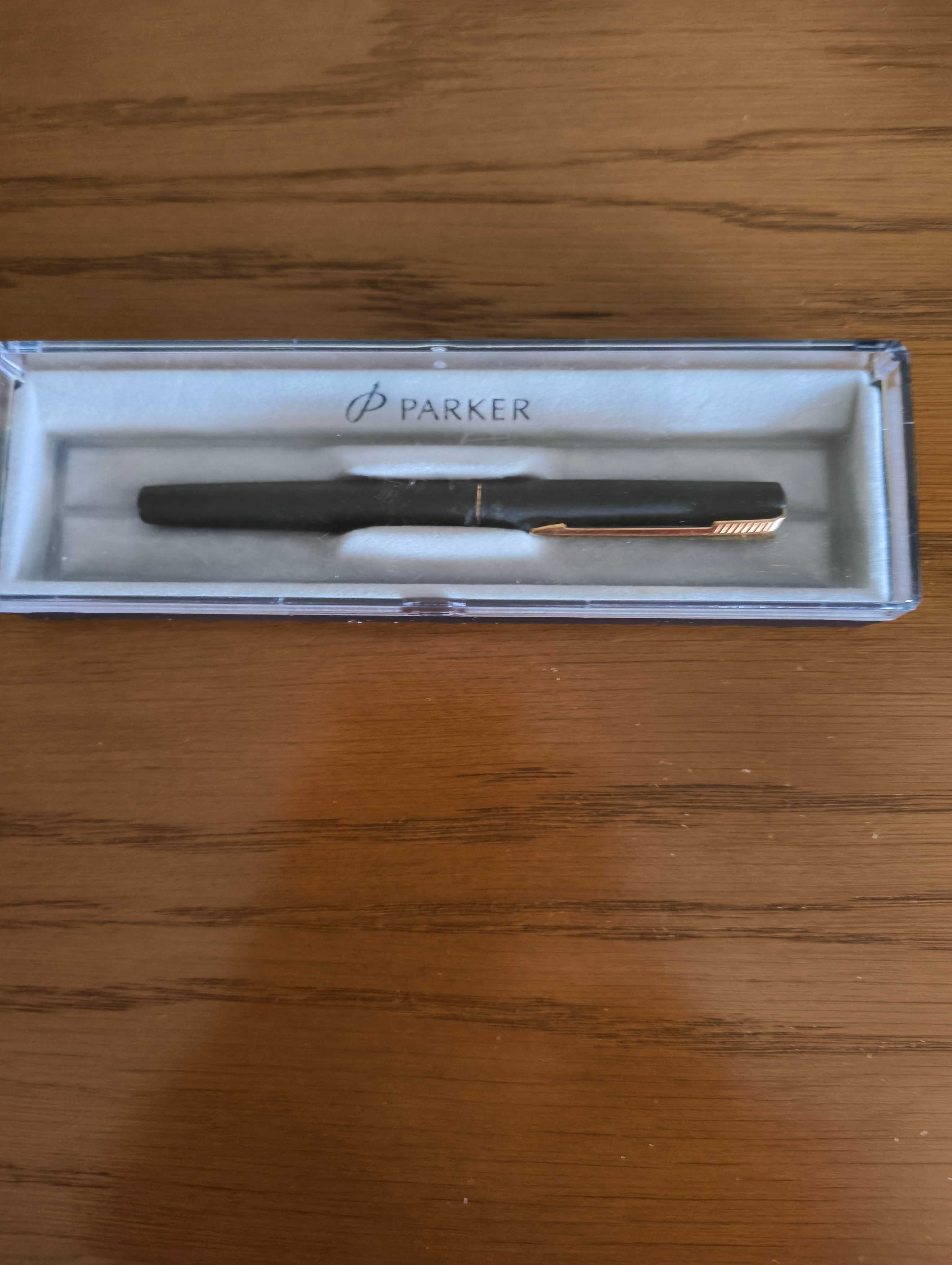 Nowe pióro wieczne Parker z etui (1/3 ceny)