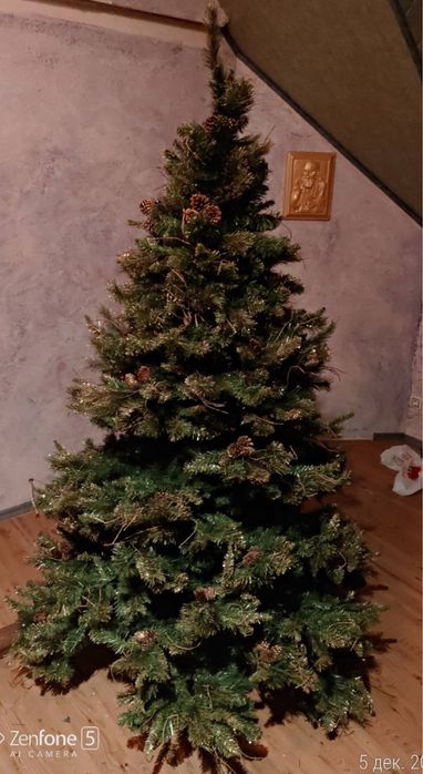 Ялинка штучна на новий рік