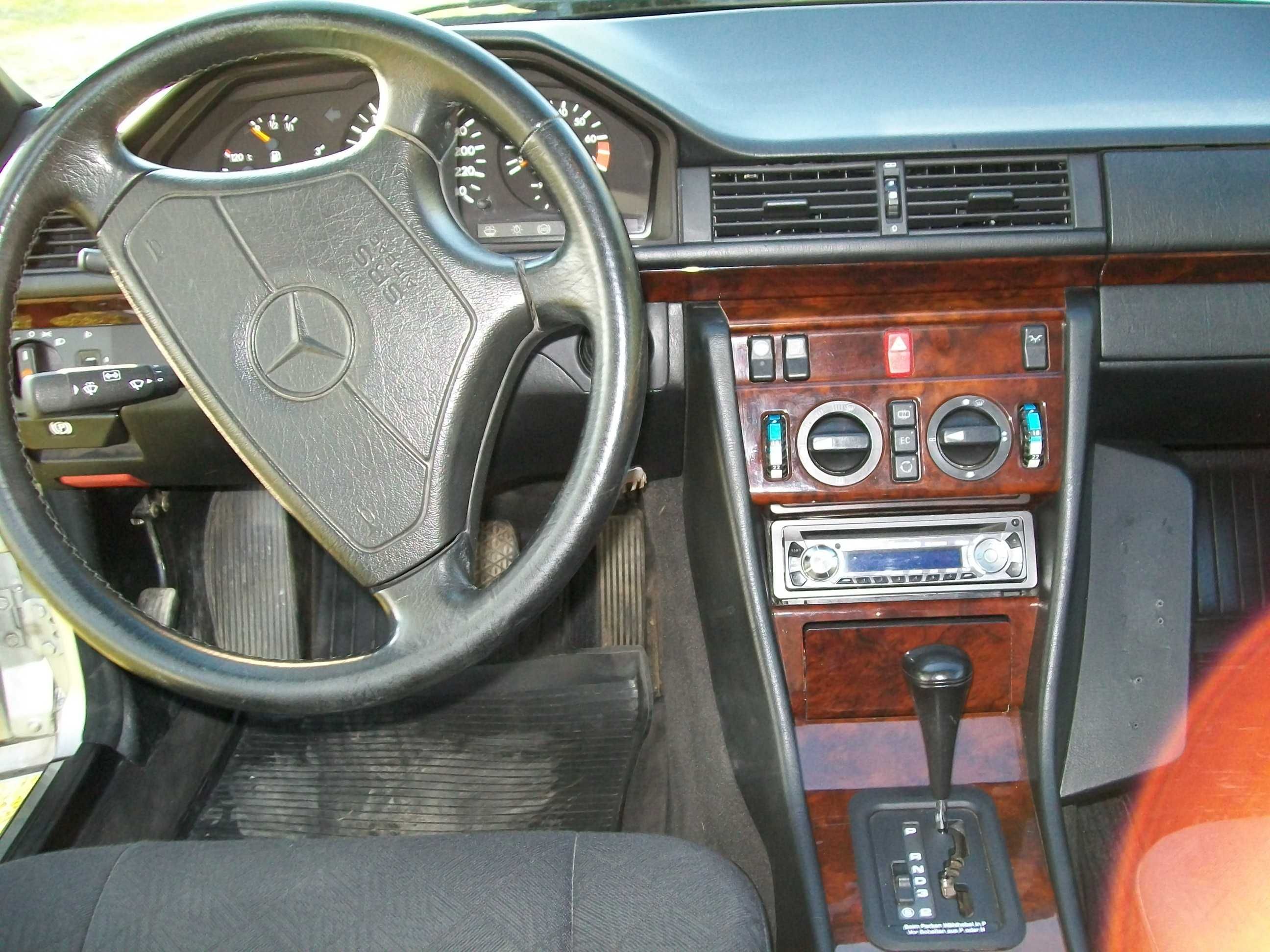 Mercedes Benz E-220 Coupe /W-124/ 2,2 benzyna 1997 rok /Szwajcaria/