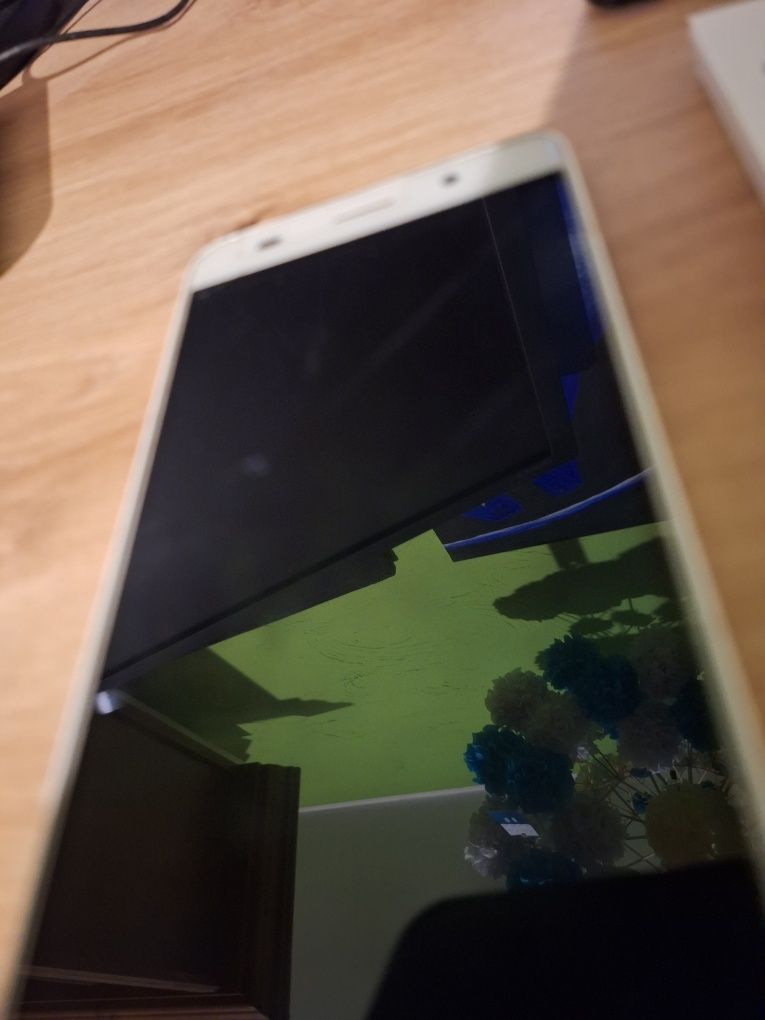 Huawei Y6 uszkodzony