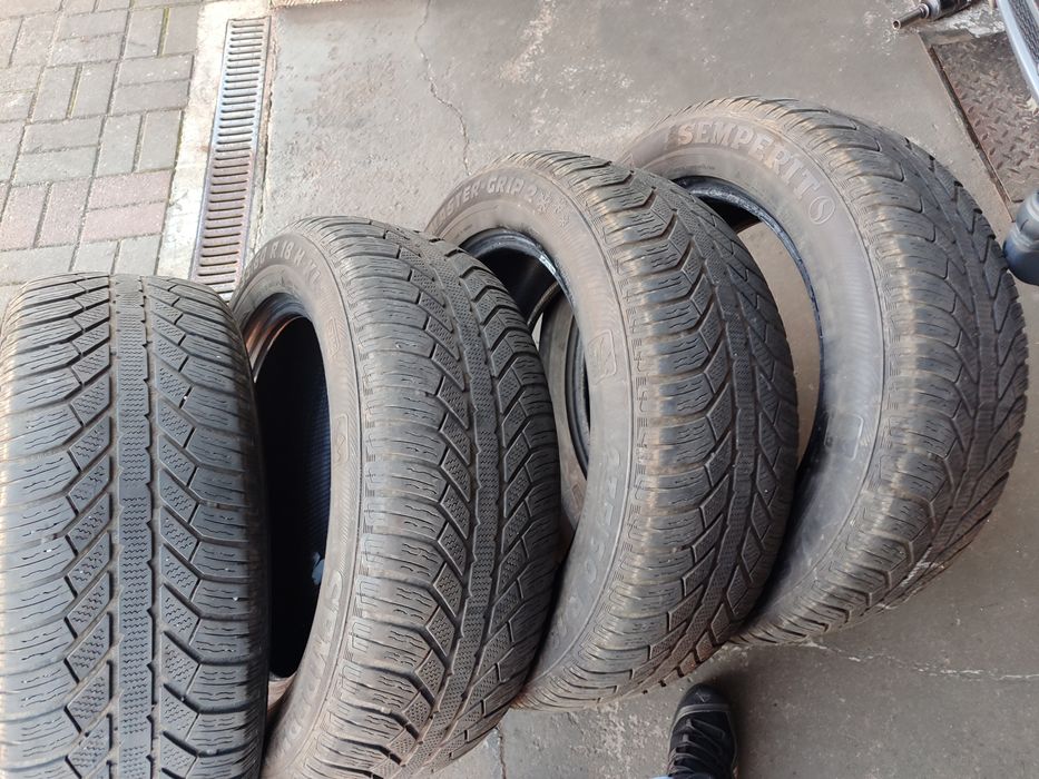 Opony zimowe 235/60/18
