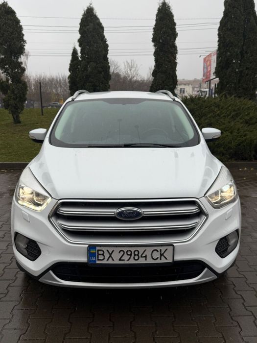 Автомобіль Ford Kuga II 2017 року випуску в експлуатації з травня 2018