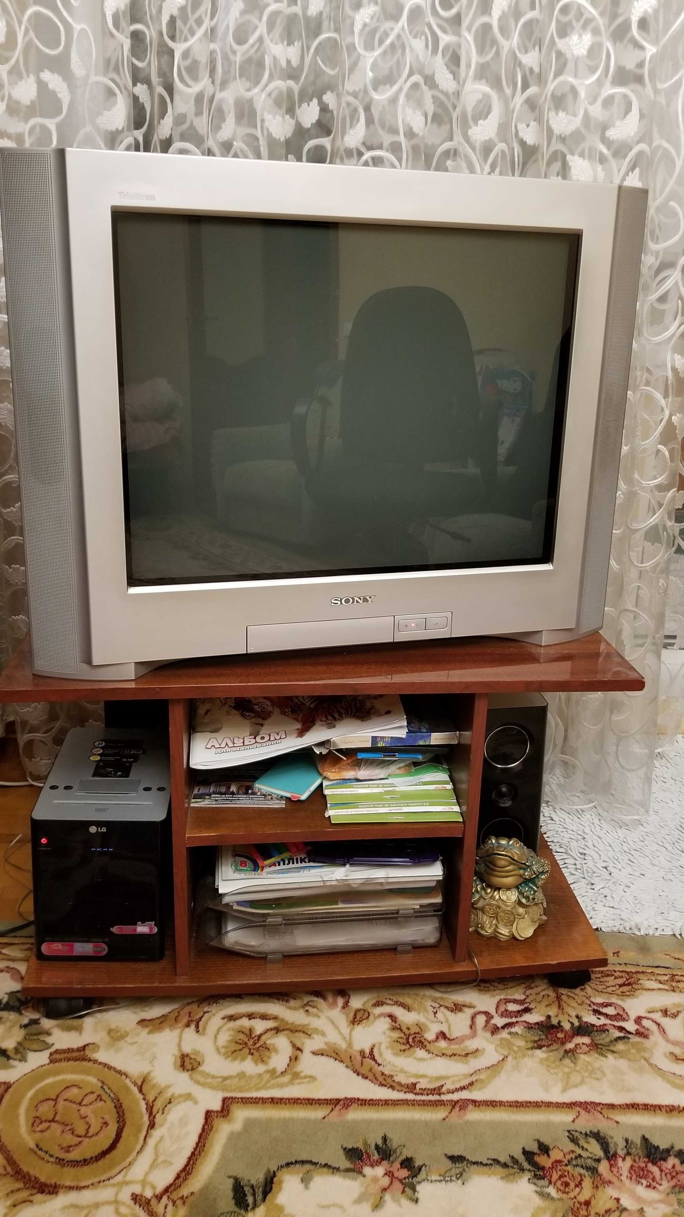 Телевізор з тумбою Sony Trinitron