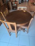 Mesa com 4 cadeiras