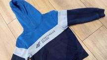 Bluza chłopięca 4f 122 z kapturem niebieska dresowa