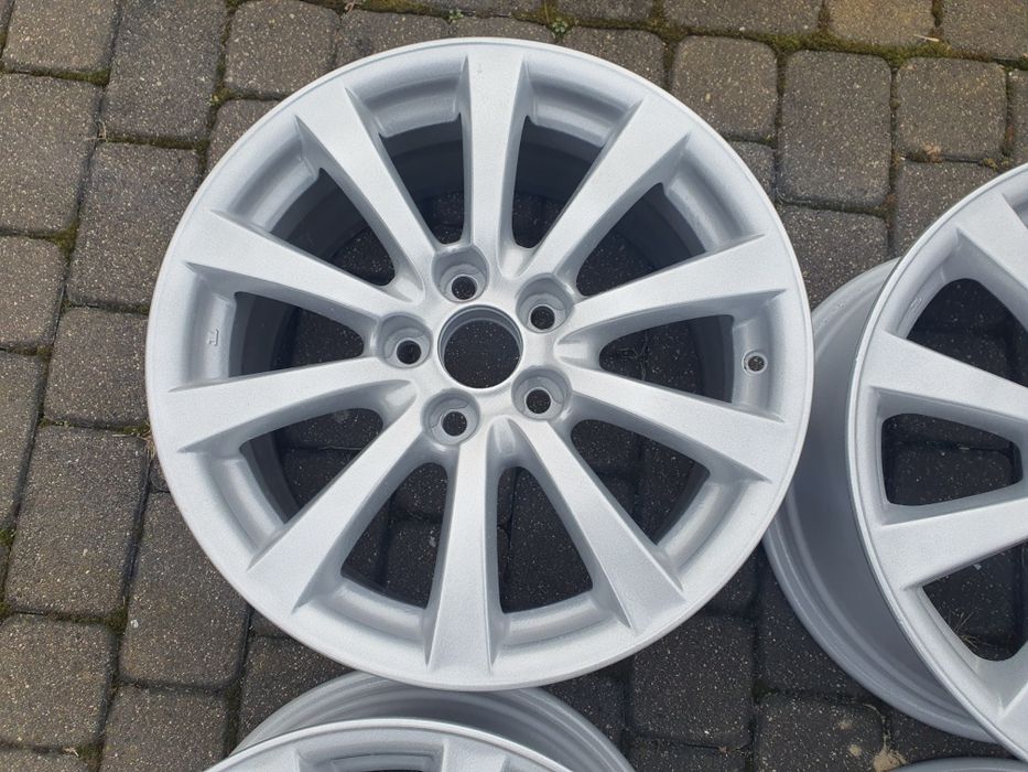 LEXUS 17" 5x114,3 felgi aluminiowe 8J srebrne