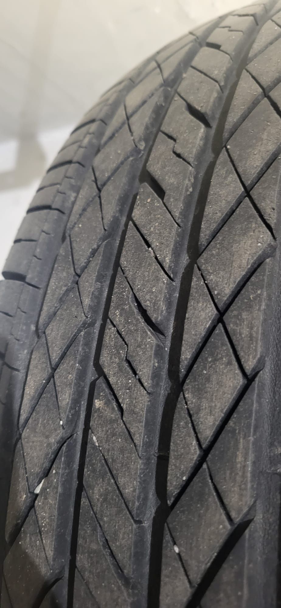 Opony 4 letnie 215/65r17