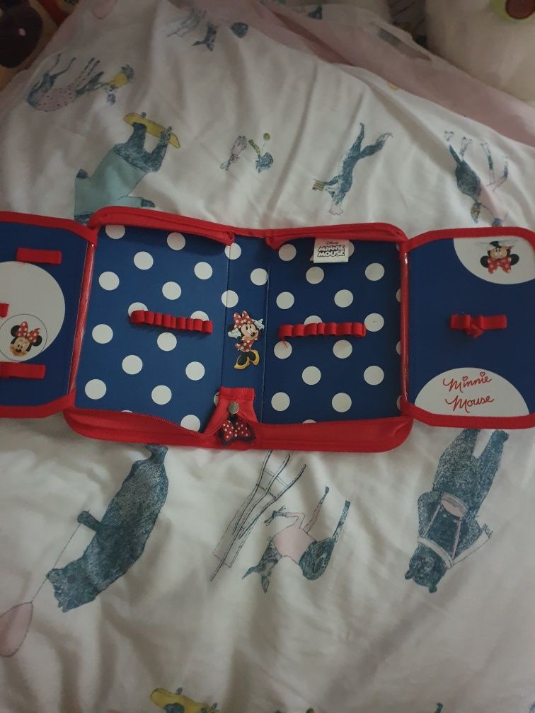 Walizko- plecak na kółkach +piórnik Minnie Mouse