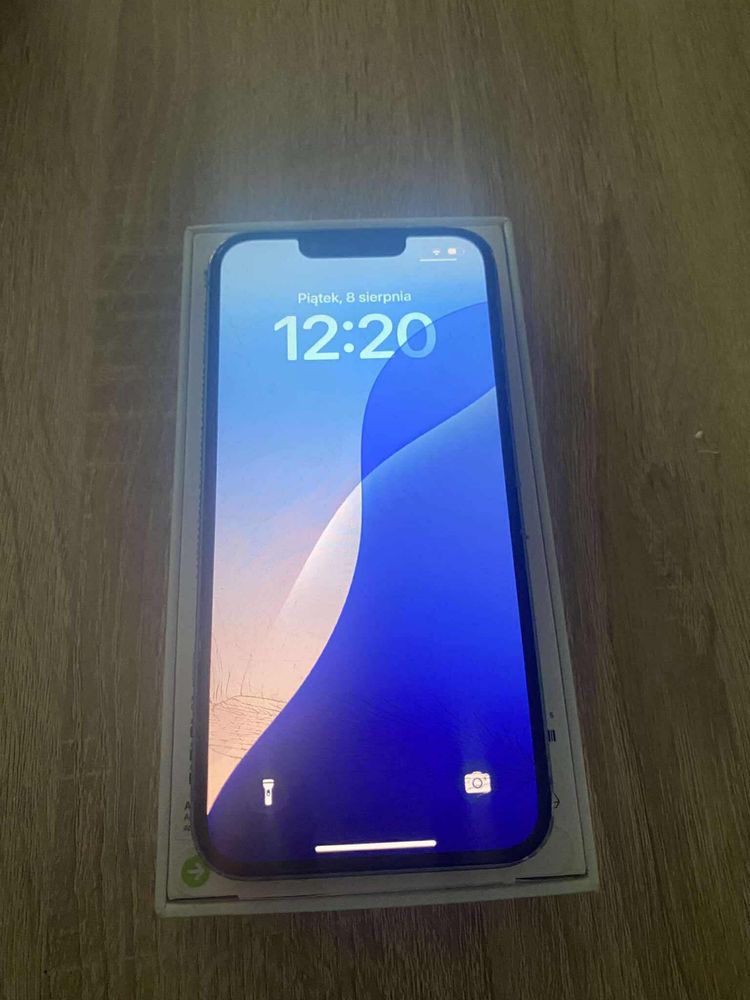 iPhone 14.