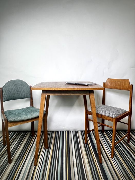 Stół PRL 80/80 patyczak Franciszek Aplewicz dąb mat lata 60 vintage