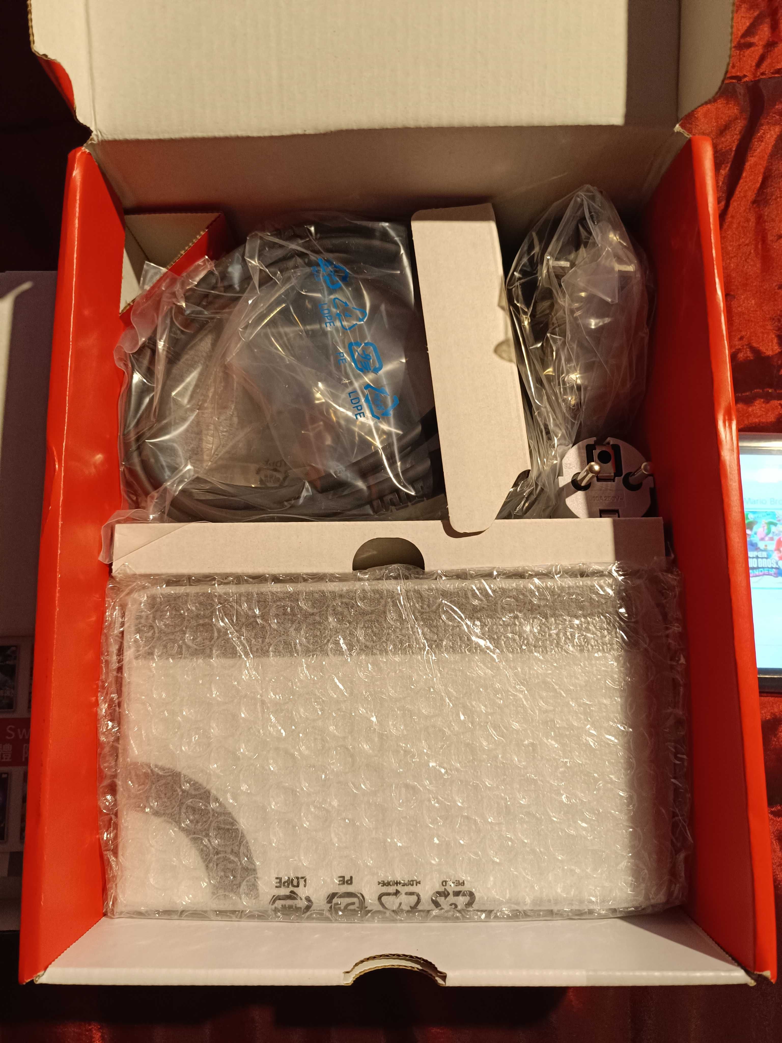 Nintendo oled Hwfly + karta 256
