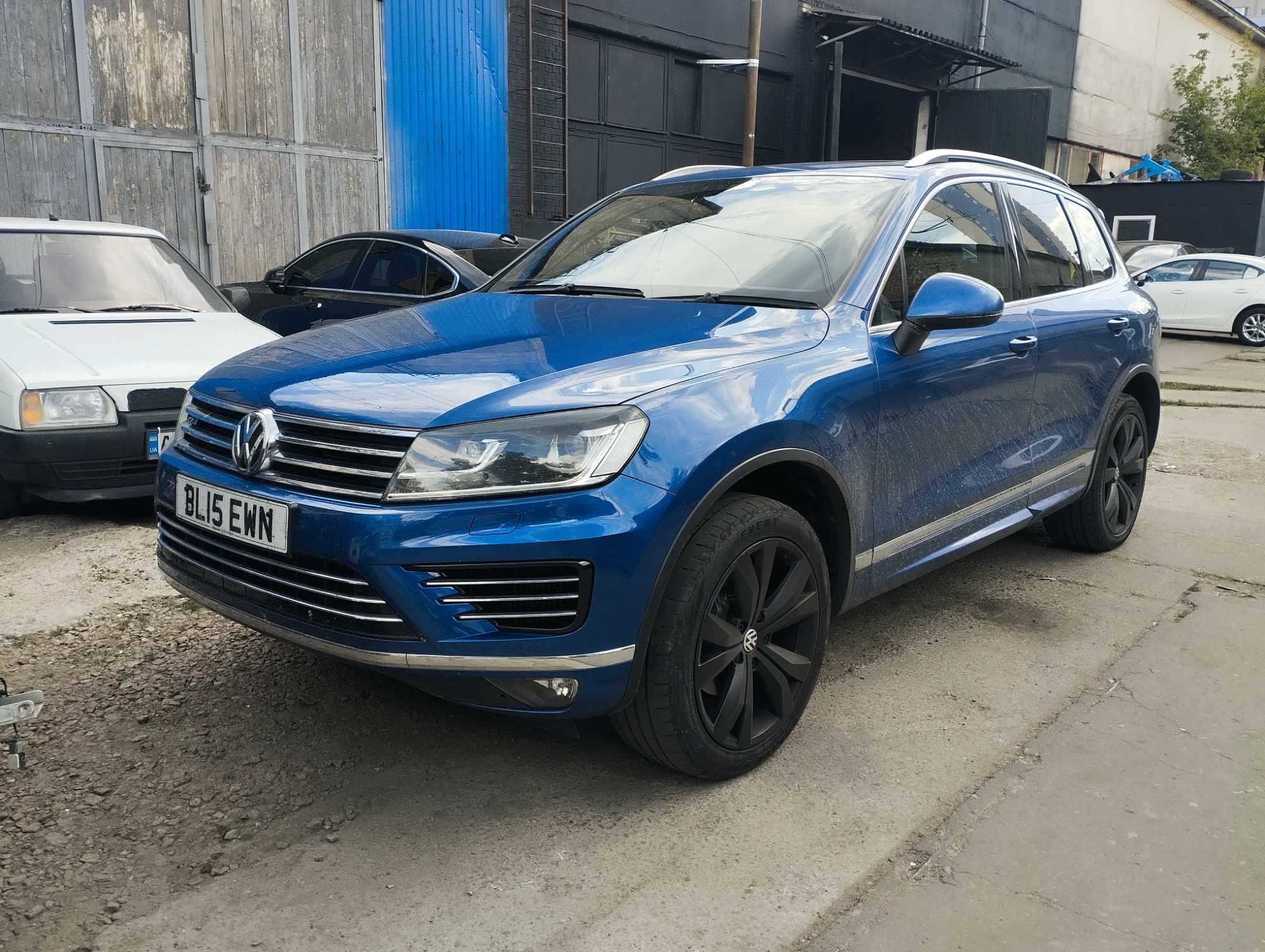 Обвес бампер VW Touareg NF FL 2010-2016 R Line молдинг оригинал тюнинг