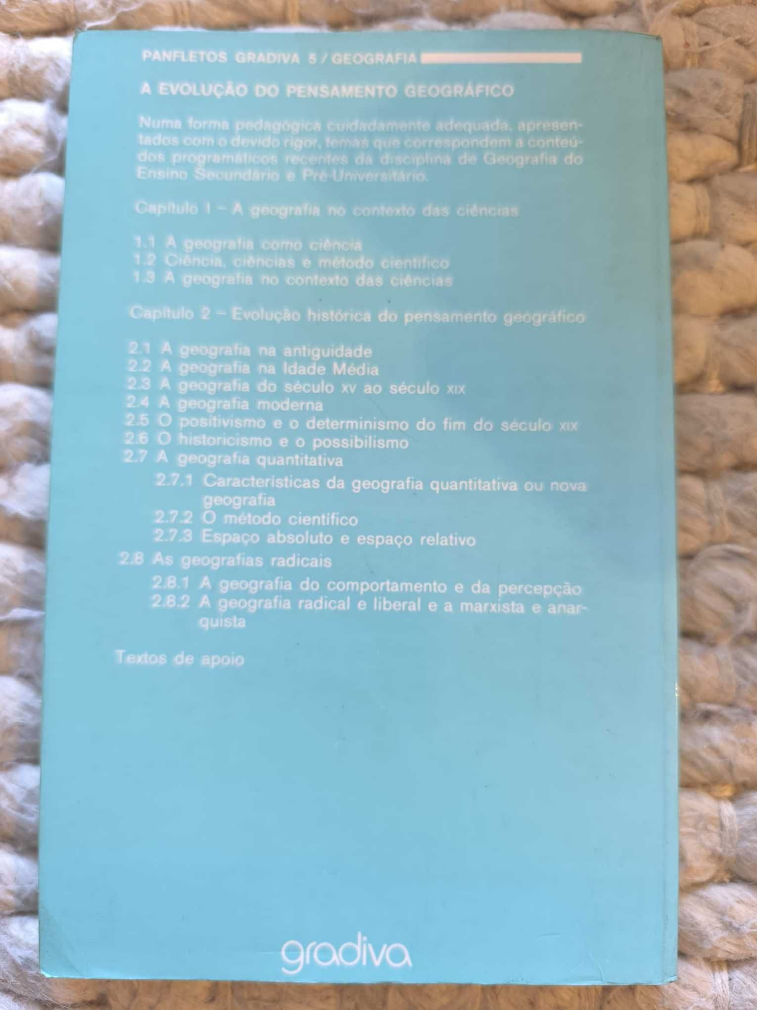 Livro "A Evolução do Pensamento Geográfico" de C. Ferreira e N. Simões