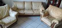 Zestaw sofa + 2 fotele marki NIERI. Naturalna skóra + drewno